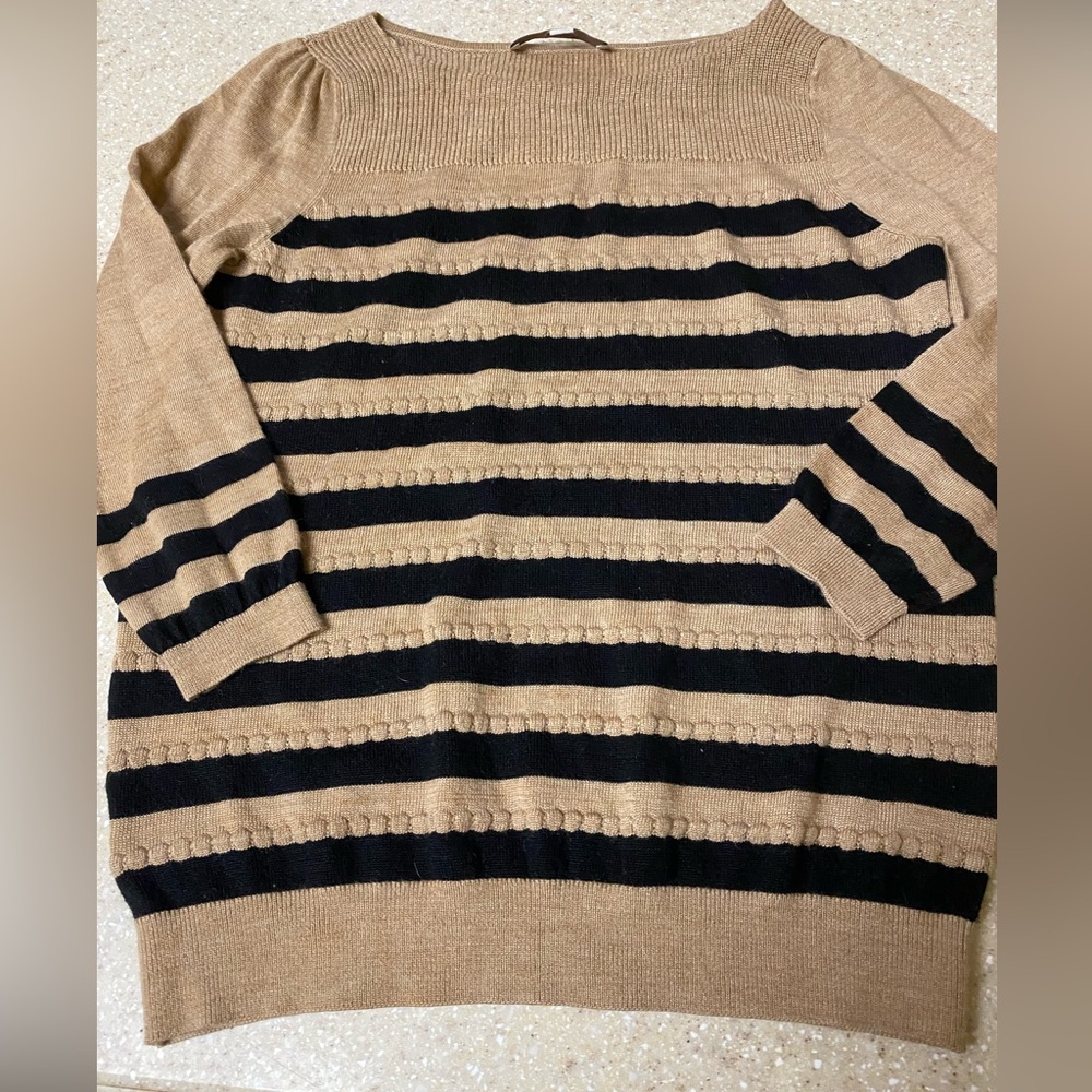 Ladies Medium Lightweight LOFT sweater